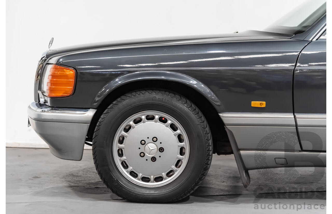 1/1988 Mercedes-Benz 560 SEL W126 4d Sedan Black 5.5L V8