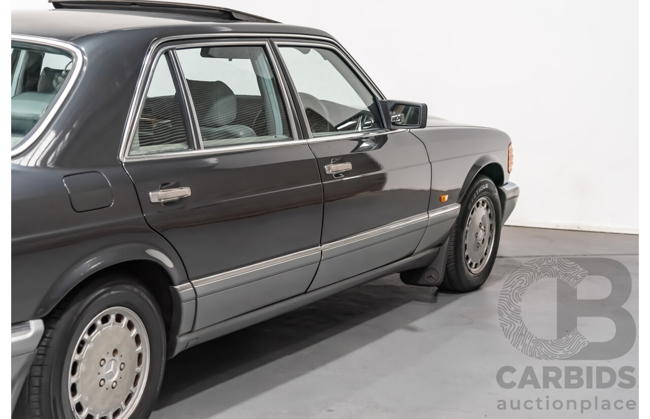 1/1988 Mercedes-Benz 560 SEL W126 4d Sedan Black 5.5L V8