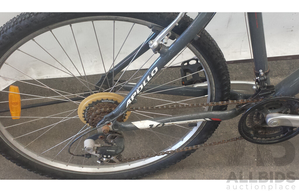 Apollo Summit 10 26er 20 Inch Front Suspension Mountain Bike