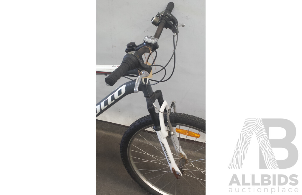 Apollo Summit 10 26er 20 Inch Front Suspension Mountain Bike