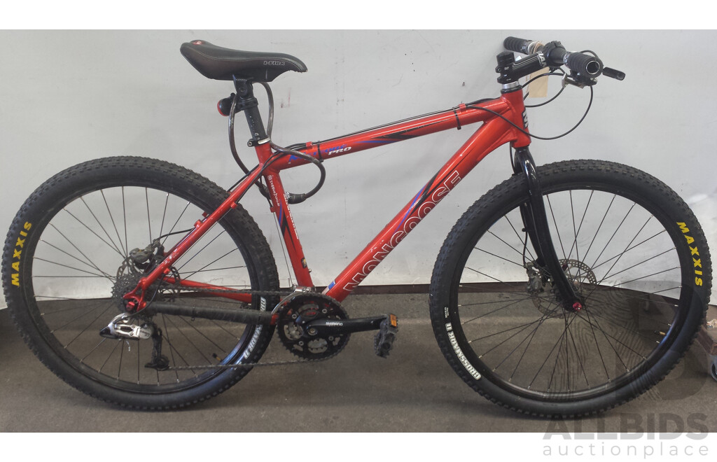 Mongoose Meteore 18 Inch Mountain Bike