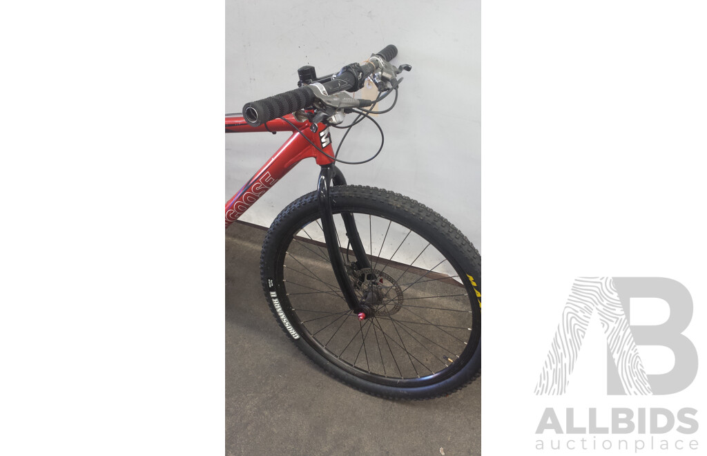 Mongoose Meteore 18 Inch Mountain Bike