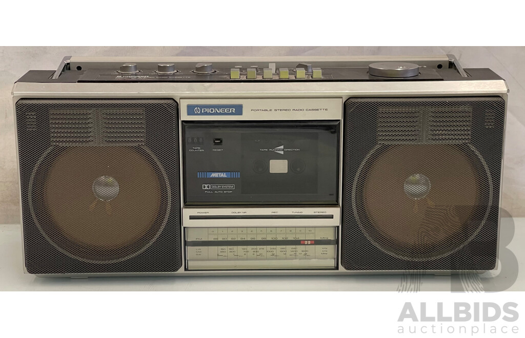 Pioneer Portable Stereo Radio Cassette Player