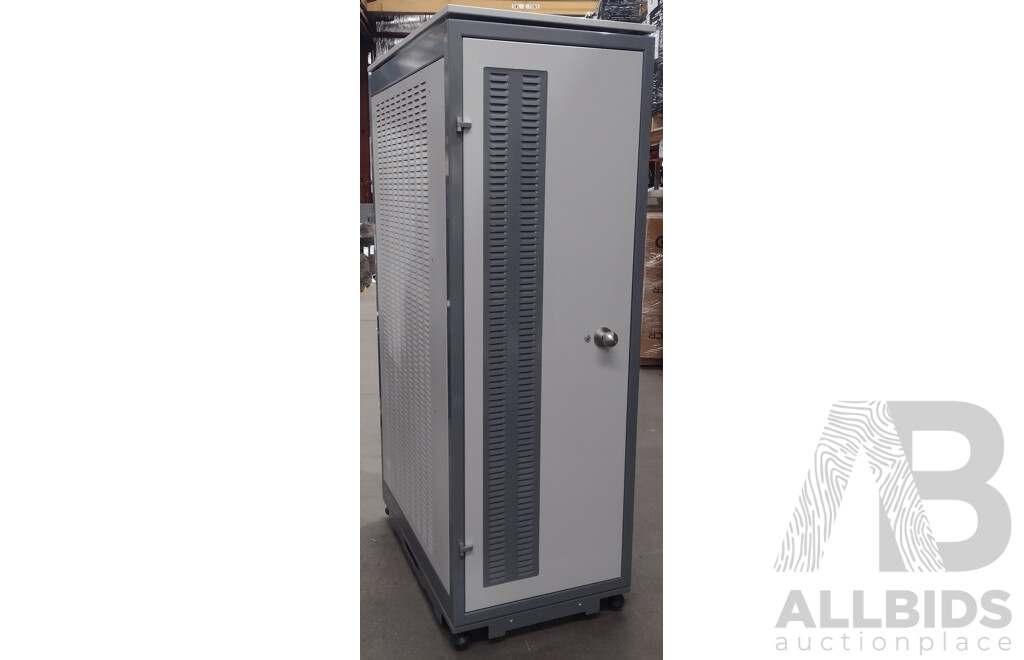 CES Computers 19-Inch 42RU Class C Rack Mount Cabinet W/ Wheels, PDU and Cable Managment 