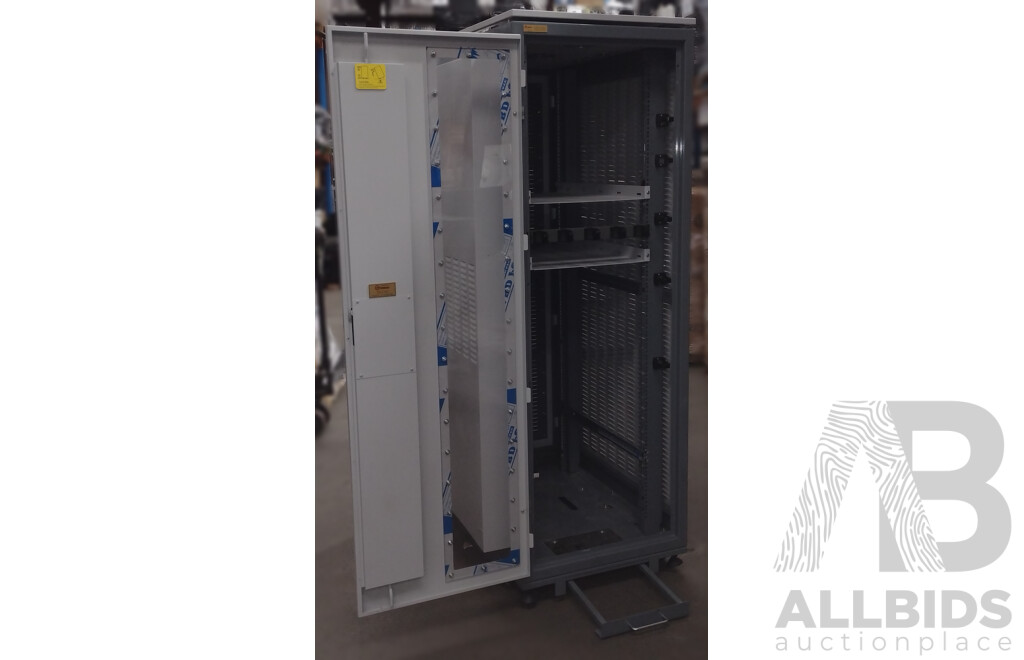 CES Computers 19-Inch 42RU Class C Rack Mount Cabinet W/ Wheels, PDU and Cable Managment 