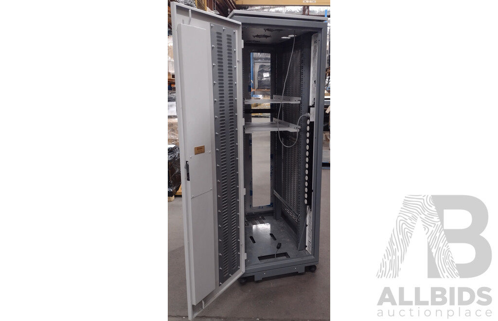 CES Computers 19-Inch 42RU Class C Rack Mount Cabinet W/ Wheels, PDU and Cable Managment 