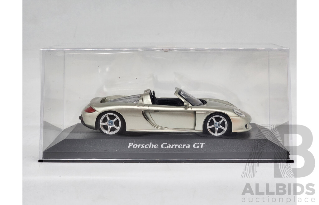 Minichamps 2003 Porsche Carrera GT Silver Maxichamps Collection 1:43 Scale Model Car