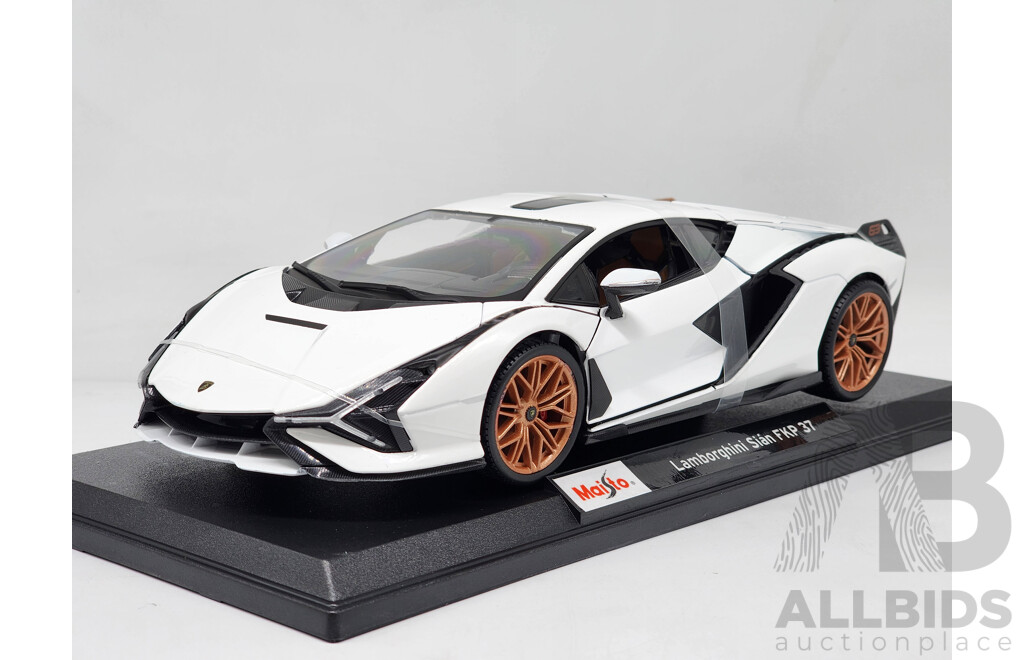 Maisto Special Edition Lamborghini Sian FKP 37 Gloss White 1:18 Scale Model Car - New