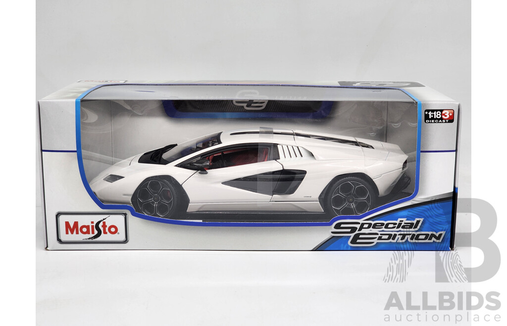 Maisto Special Edition Lamborghini Countach LPI 800-4 Gloss White 1:18 Scale Model Car - New