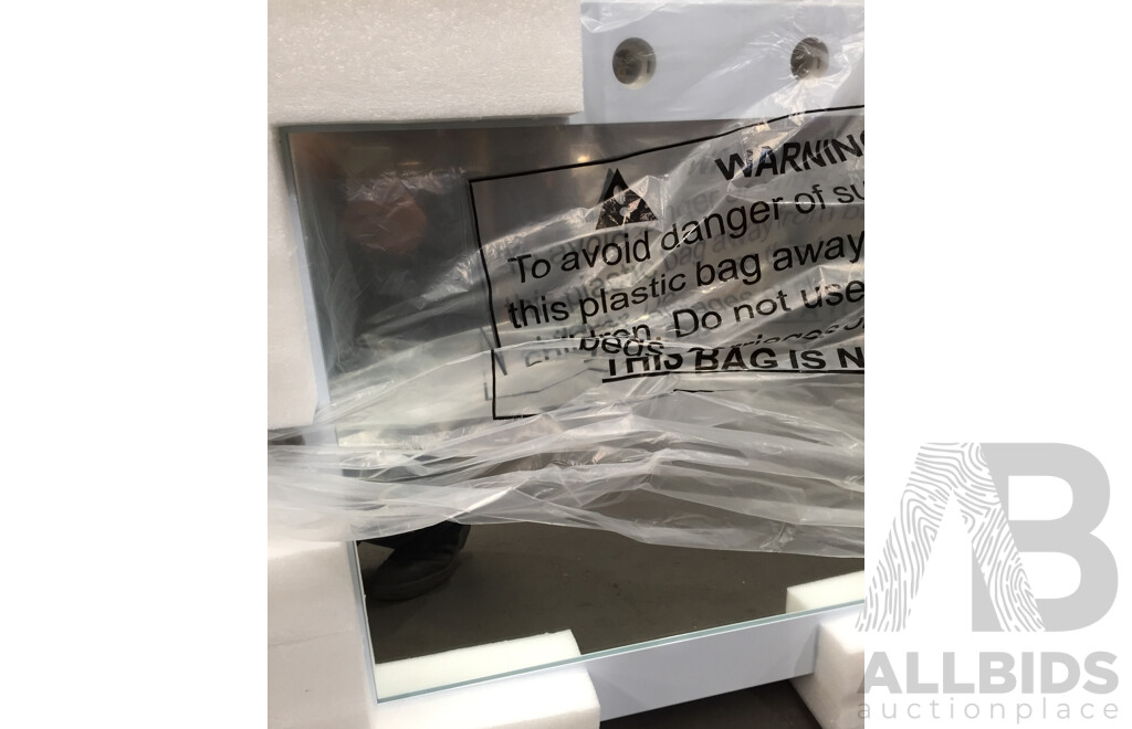 Ovela Hollywood Makeup Mirror with LED Bulbs - ORP $119.99
