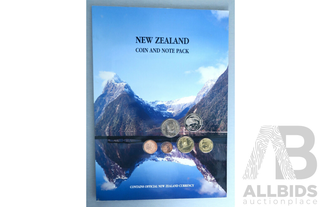 NEW ZEALAND: Coin and Banknote Set