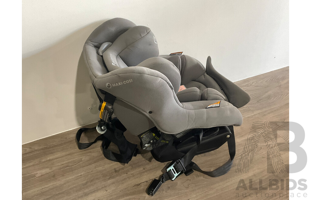 MAXI COSI Vela Slim Convertible CRS Car Seat Concrete Grey - ORP $799.00
