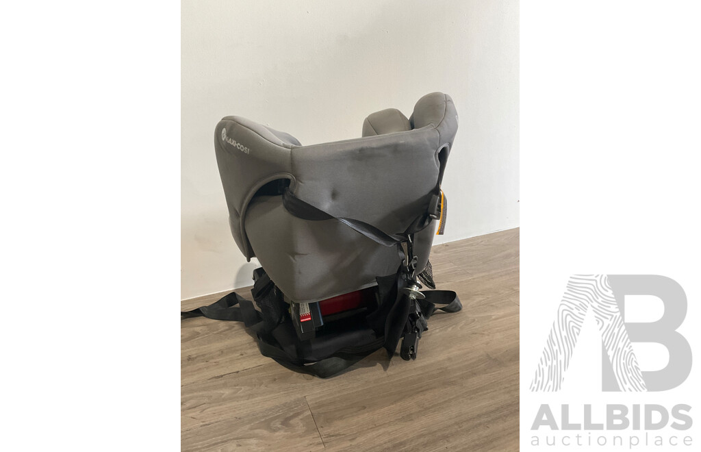 MAXI COSI Vela Slim Convertible CRS Car Seat Concrete Grey - ORP $799.00