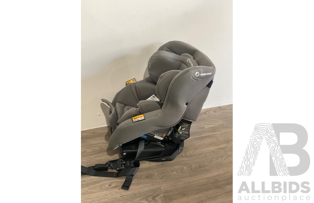 MAXI COSI Vela Slim Convertible CRS Car Seat Concrete Grey - ORP $799.00