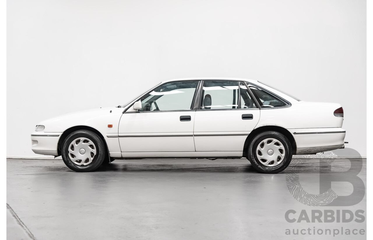 2/1996 Holden Commodore Acclaim VS 4d Sedan White 3.8L V6