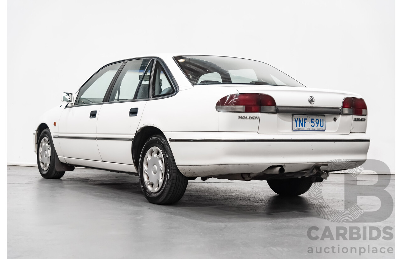 2/1996 Holden Commodore Acclaim VS 4d Sedan White 3.8L V6