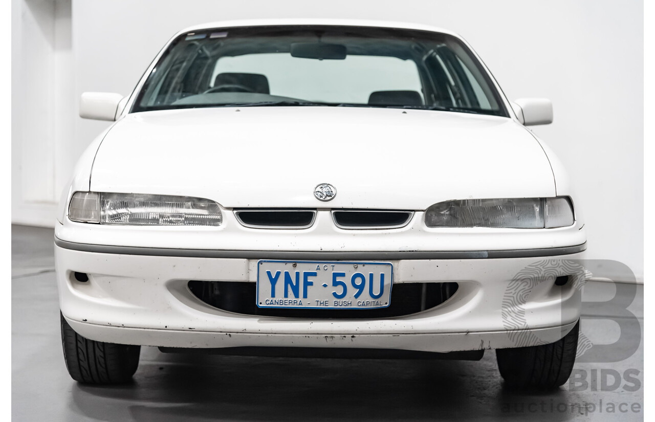 2/1996 Holden Commodore Acclaim VS 4d Sedan White 3.8L V6