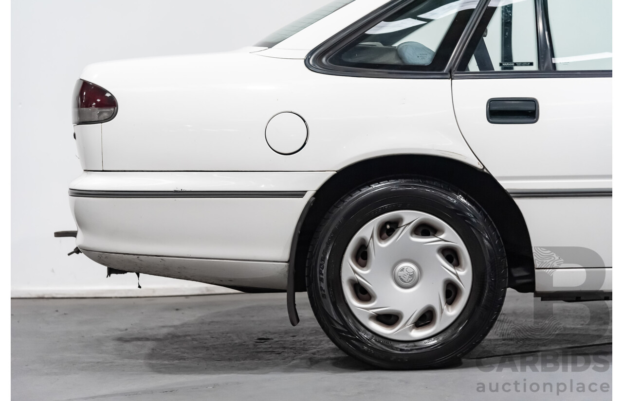 2/1996 Holden Commodore Acclaim VS 4d Sedan White 3.8L V6