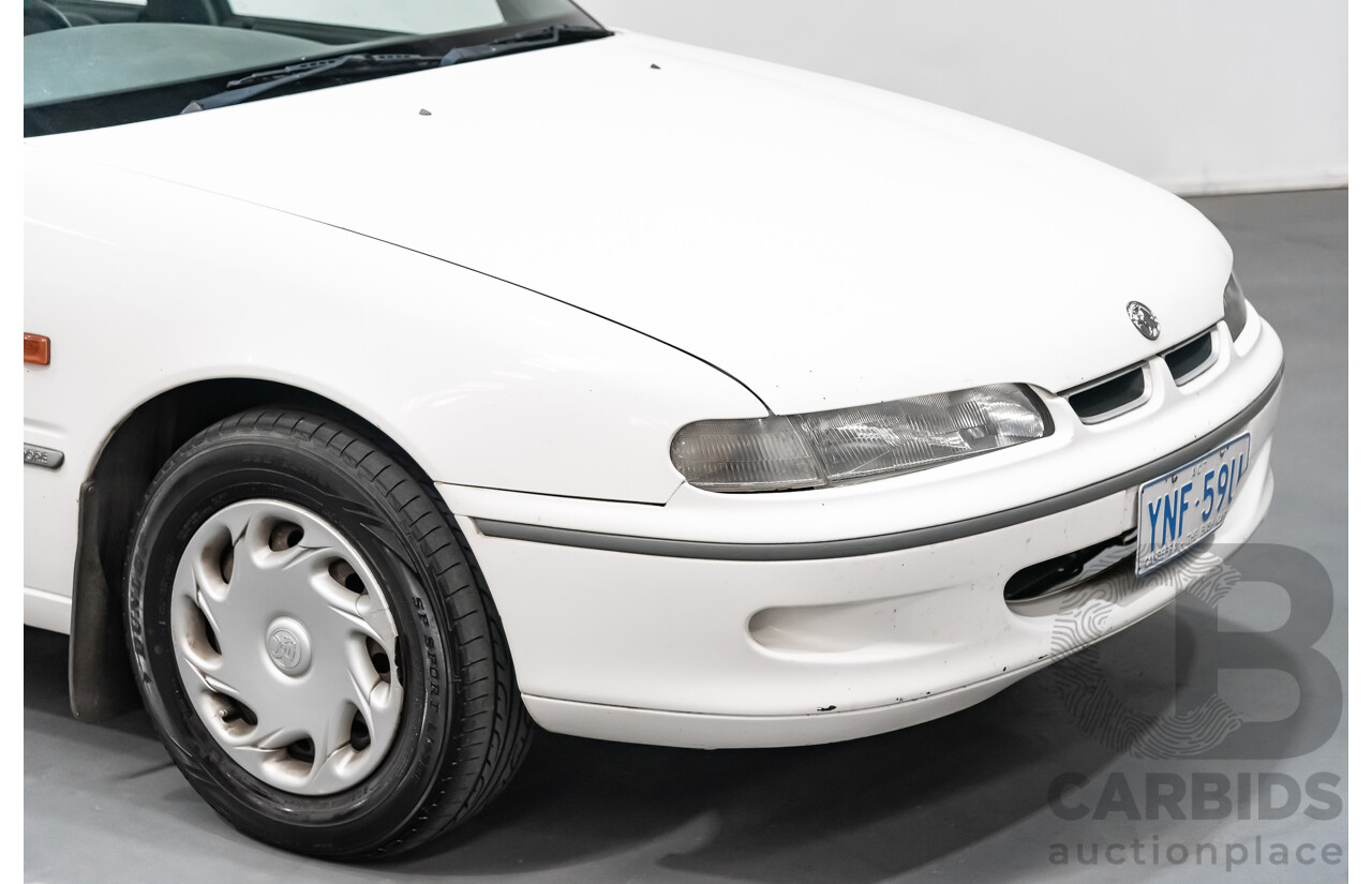 2/1996 Holden Commodore Acclaim VS 4d Sedan White 3.8L V6