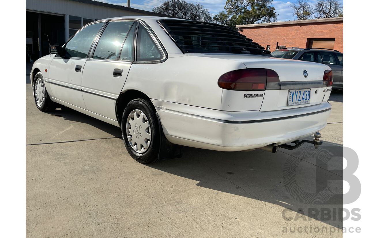 8/1993 Holden Commodore Executive VR 4d Sedan White 3.8L