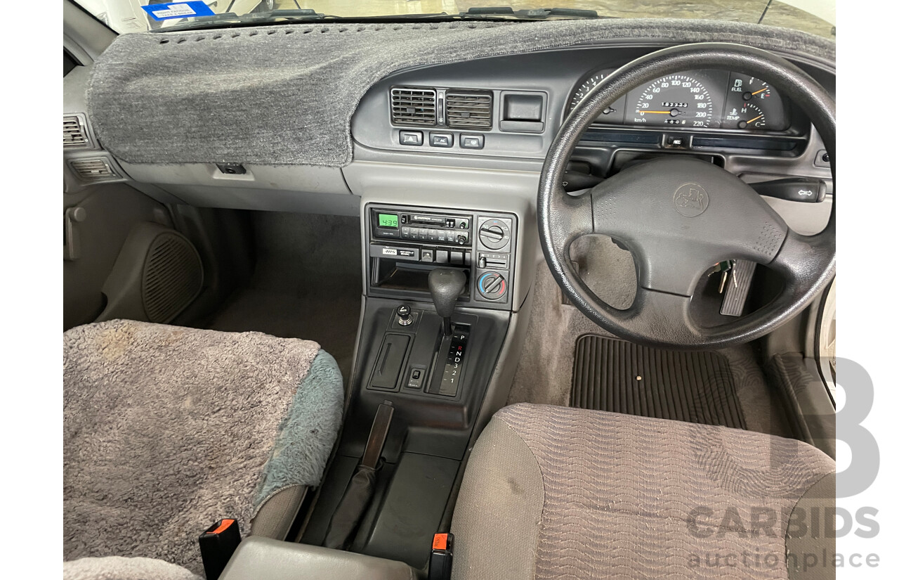 8/1993 Holden Commodore Executive VR 4d Sedan White 3.8L