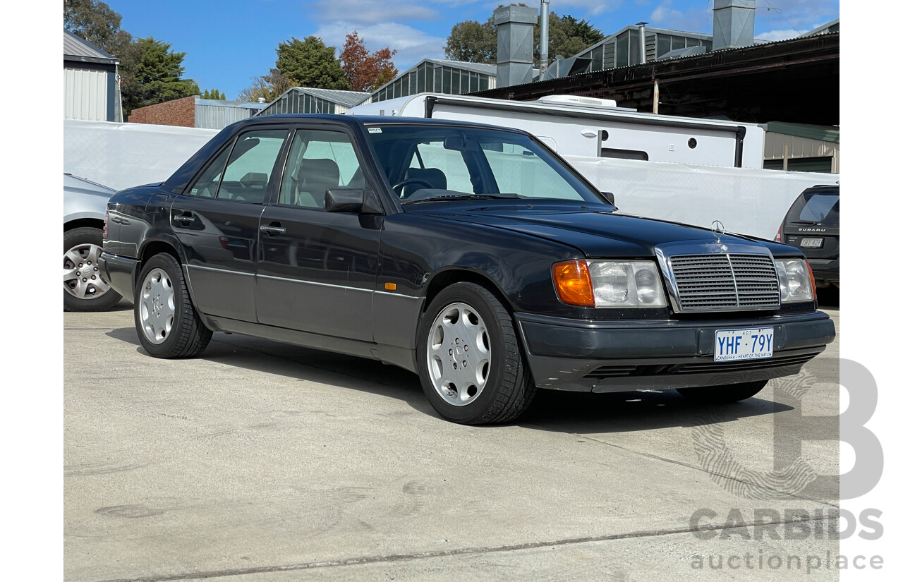 7/1992 Mercedes-Benz 300E W124 - Lot 1458585