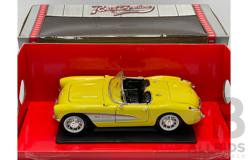 Road Signature 1957 Chevrolet Corvette Convertible - 1/18  Scale