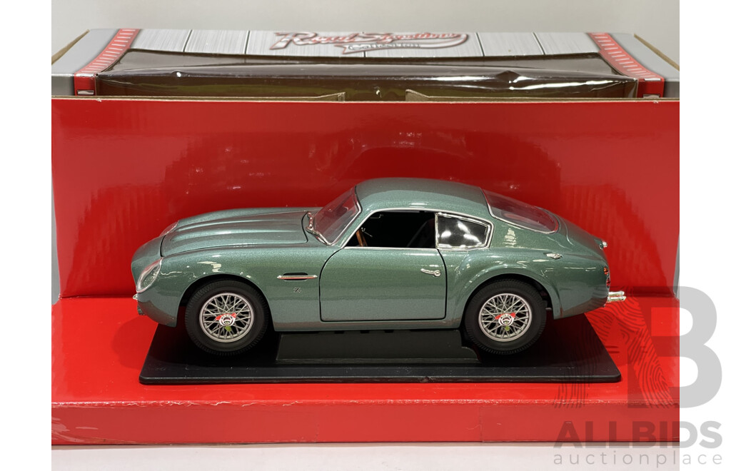 Road Signature Collection 1961 Aston Martin DB4GT Zagato - 1/18 Scale