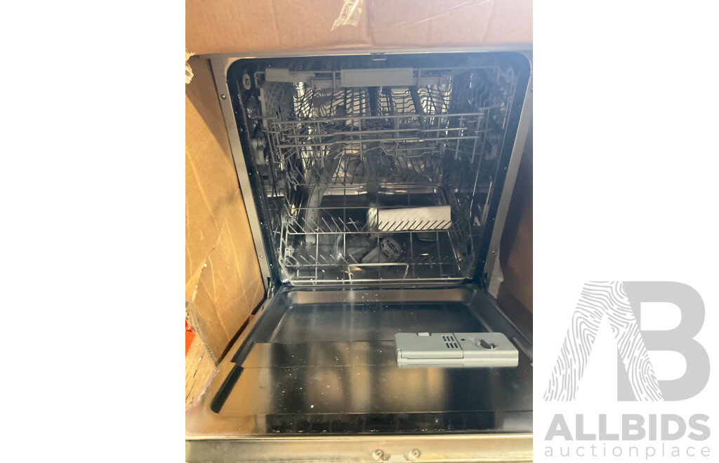 KOGAN Dishwasher - Estimated ORP $499 (for Parts or Spares)