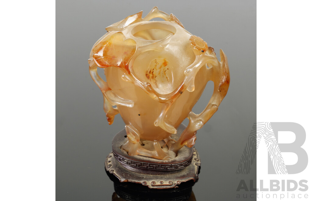 Chinese Carved Agate Vase on Fitted Stand, Late Qing