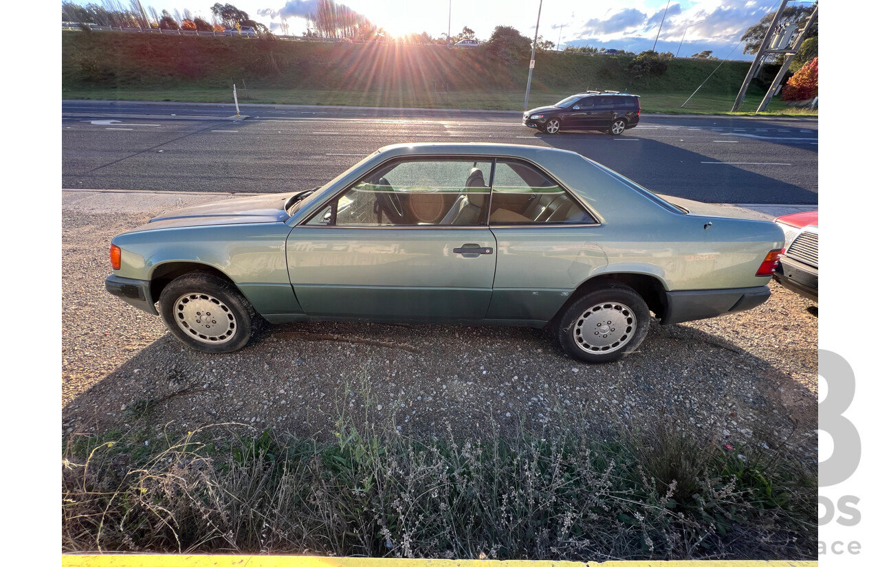 1/1989 Mercedes-Benz 300 CE C124 2d Coupe Green 3.0L