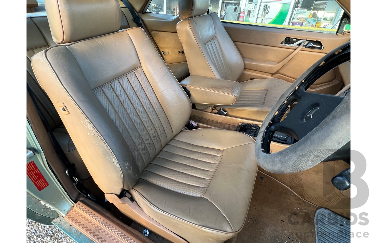 1/1989 Mercedes-Benz 300 CE C124 2d Coupe Green 3.0L