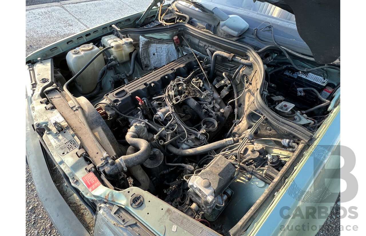 1/1989 Mercedes-Benz 300 CE C124 2d Coupe Green 3.0L