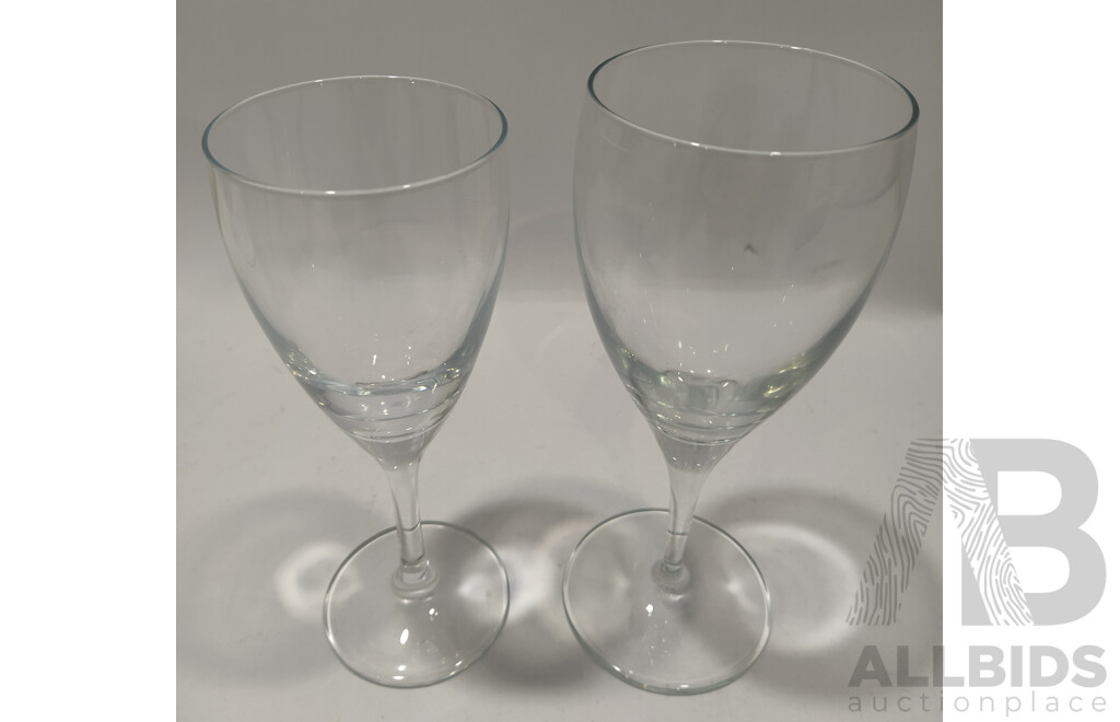 Maxwell Williams Glassware - Wine Glasses - Lot of 5 - ORP $155