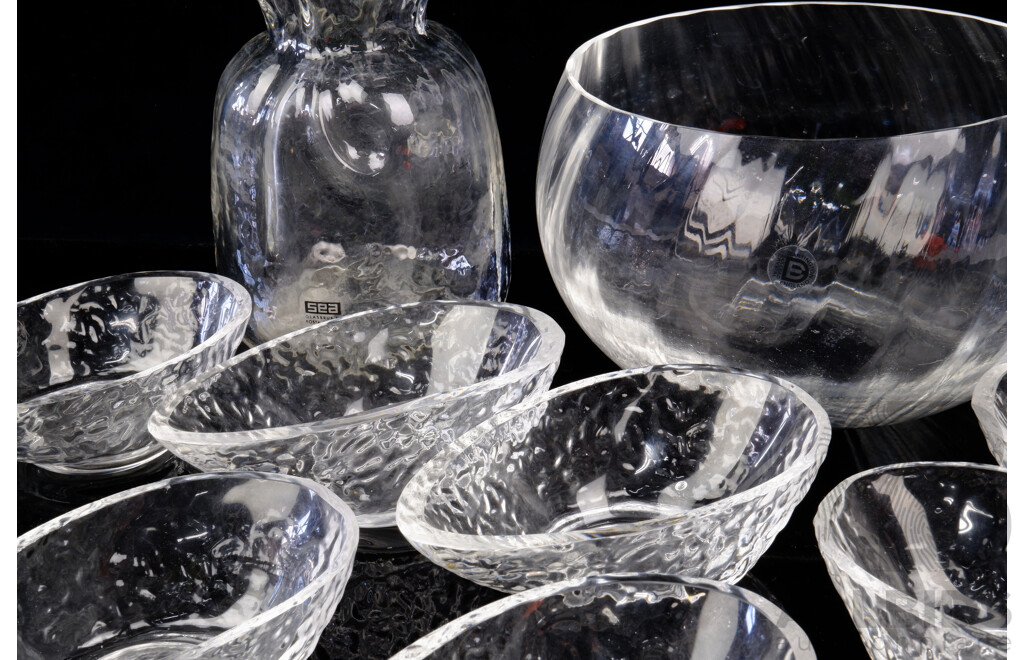 English Dartington Crystal Bowl and Eight Avocado Bowls, and Vintage Kosta Vase