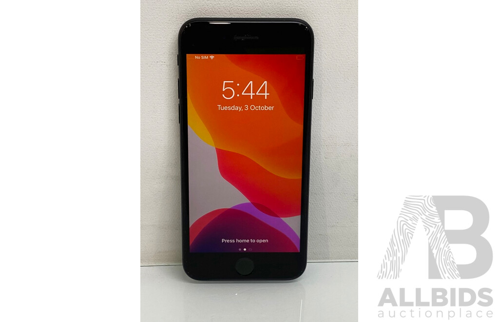 Apple (A1778) 4.7-Inch LTE 128GB IPhone 7 (Black)