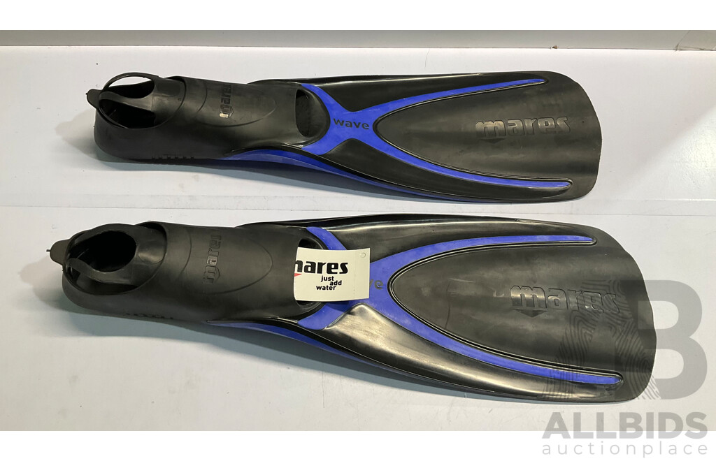 MARES (410332-SABBL038) Fins Wave FF Blue/black (Size US 6-7) - ORP $90.00