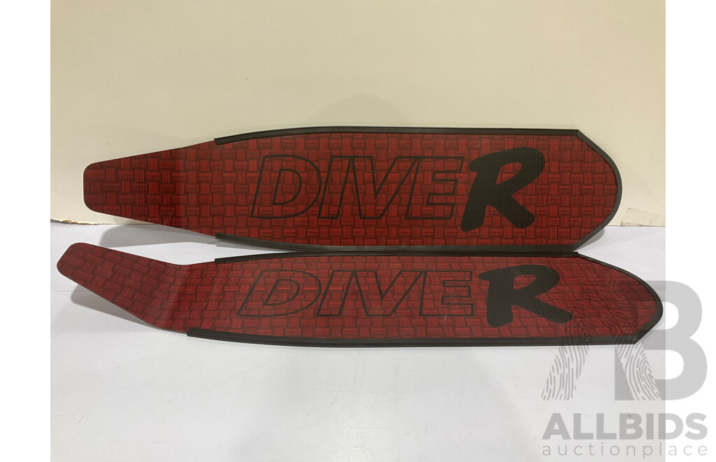 DiveR Innegra Carbon Medium Fins, Red Innegra - ORP $669.99