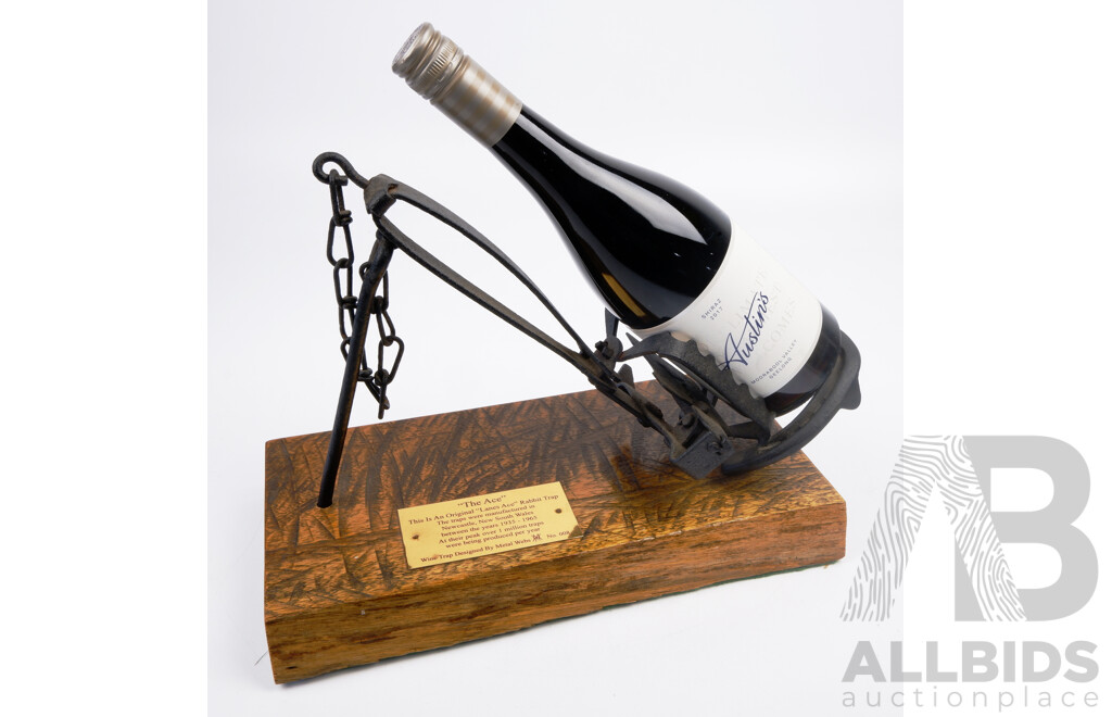 Lanes Ace Rabbit Trap Bottle Holder by Metal Webbs Number 008, with 750 Ml Bottle Austins 2017 Shiraz