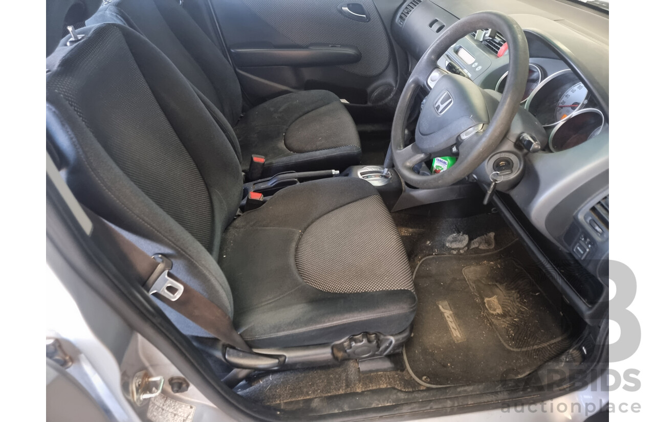 10/2003 Honda Jazz VTi  5d Hatchback Silver 1.5L