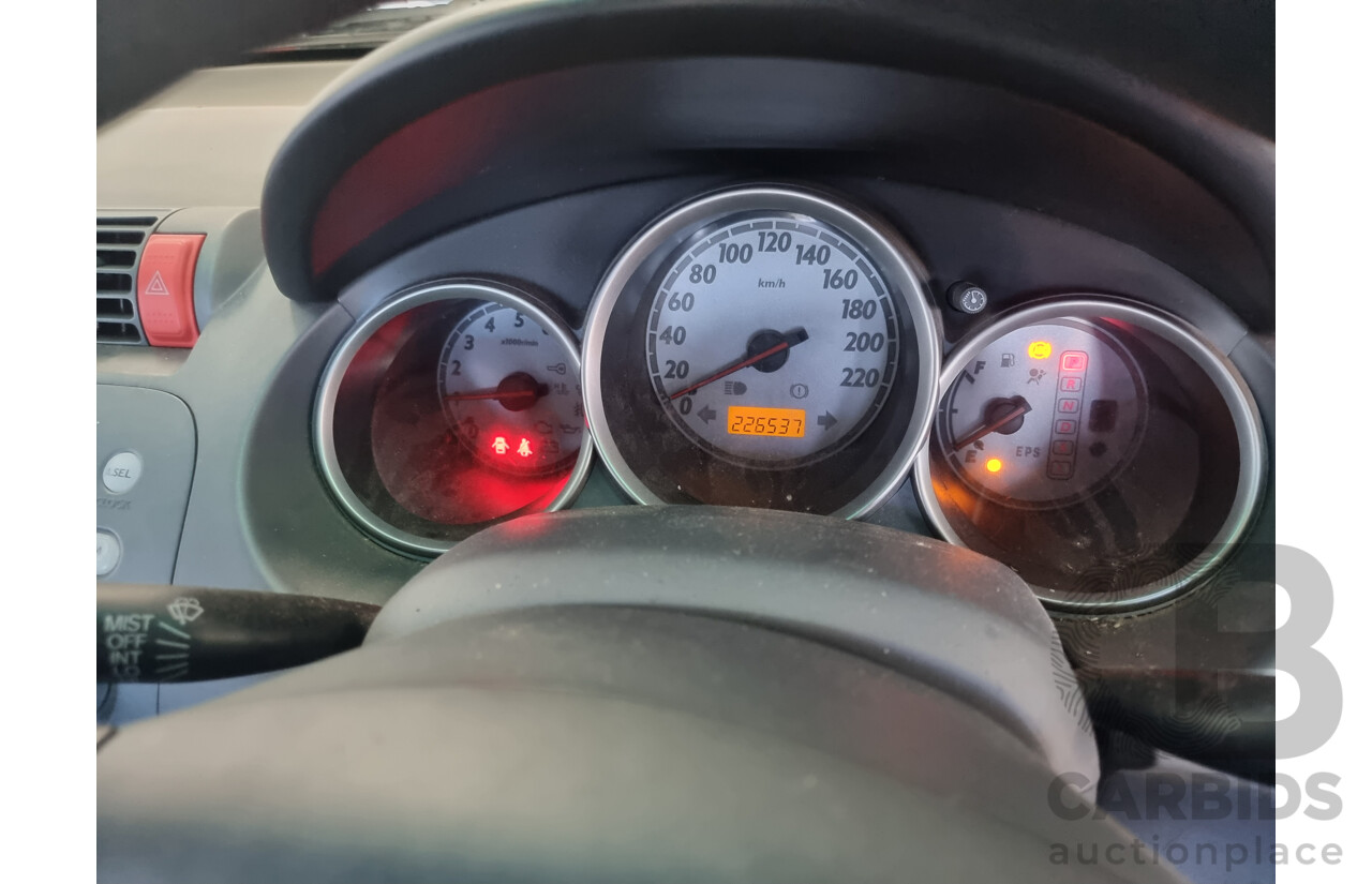 10/2003 Honda Jazz VTi  5d Hatchback Silver 1.5L