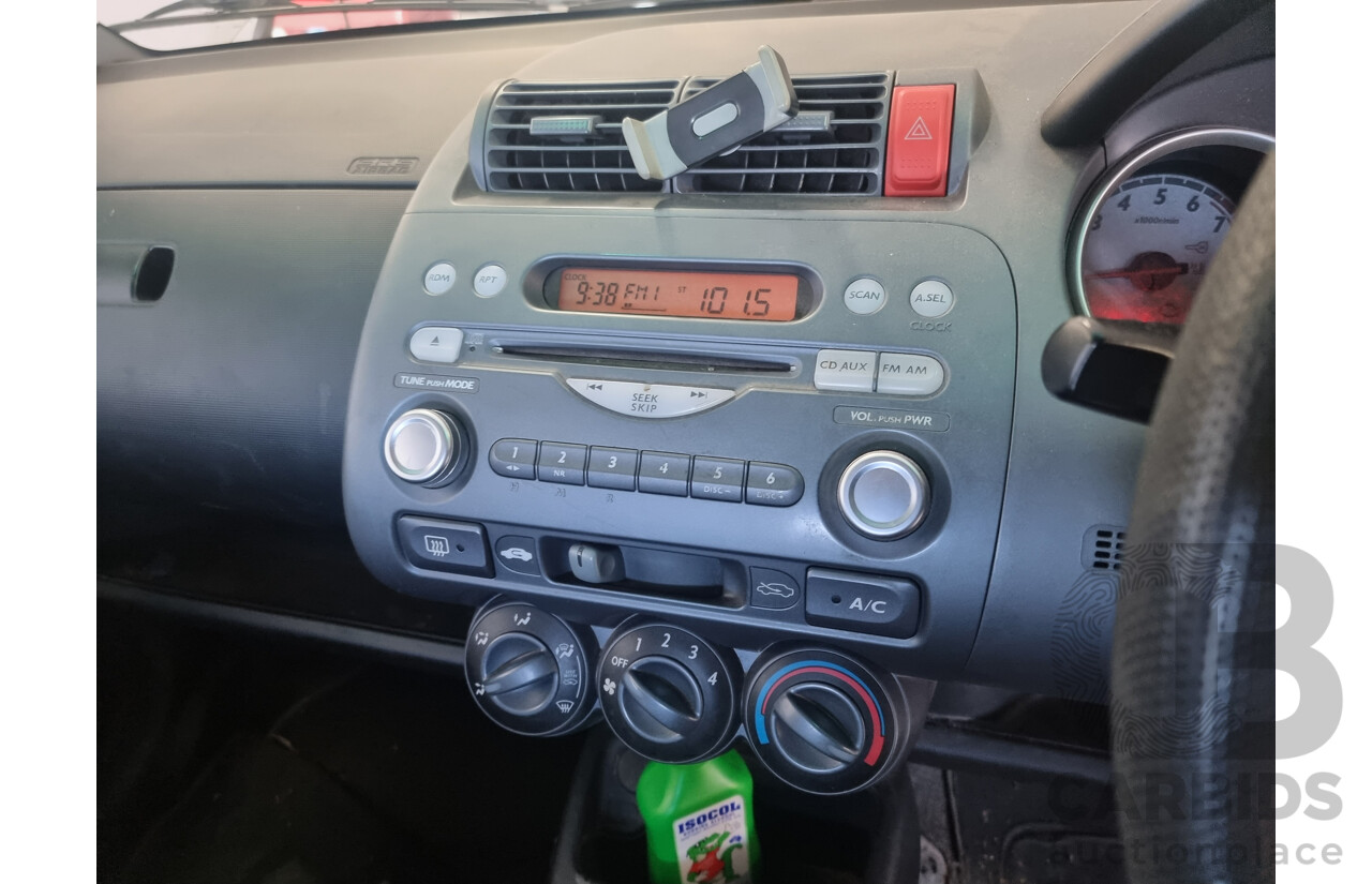 10/2003 Honda Jazz VTi  5d Hatchback Silver 1.5L