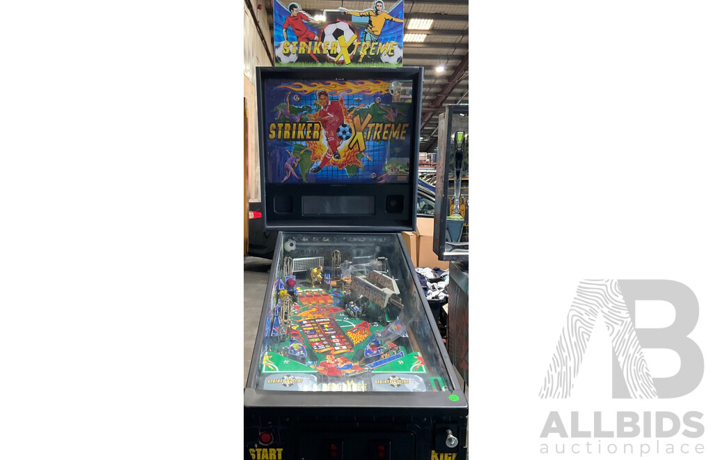 STRIKER XTREME (Stern Pinball Inc.) Pinball Machine