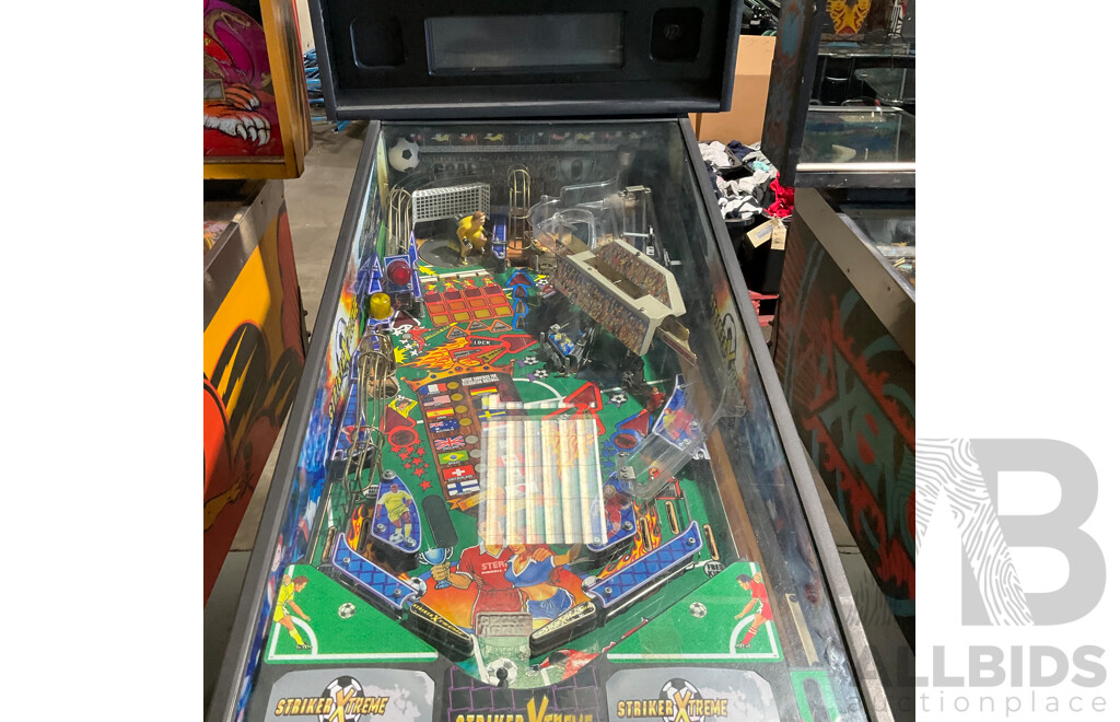 STRIKER XTREME (Stern Pinball Inc.) Pinball Machine