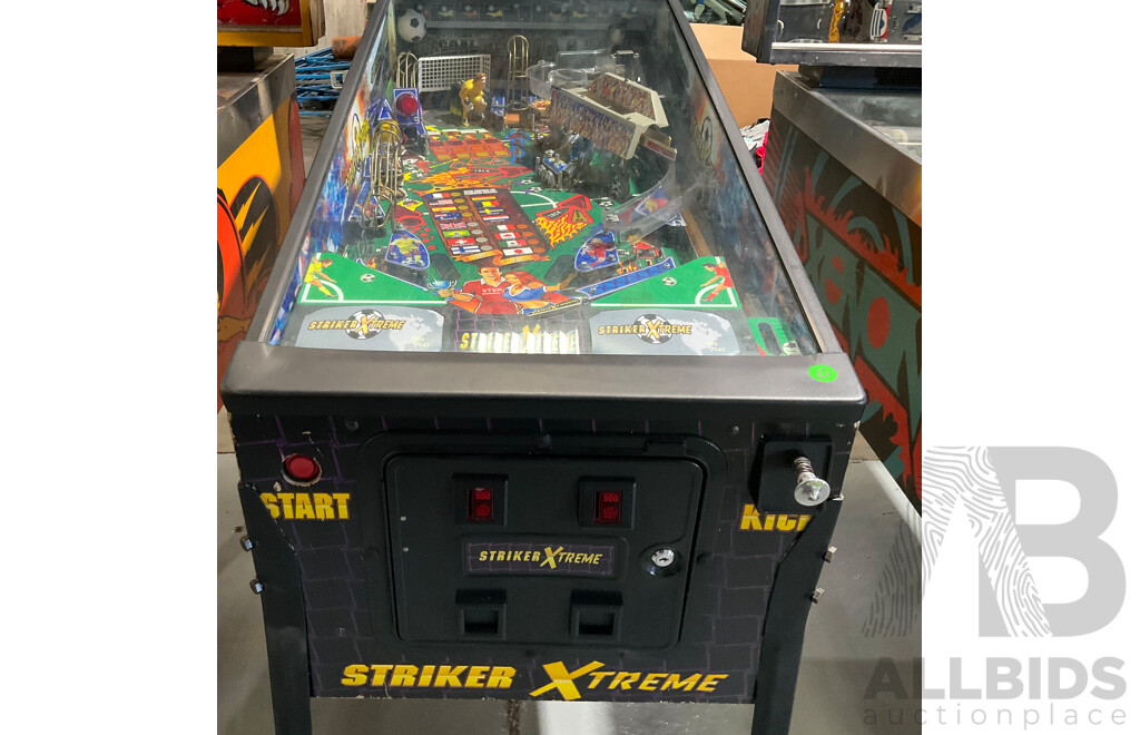 STRIKER XTREME (Stern Pinball Inc.) Pinball Machine