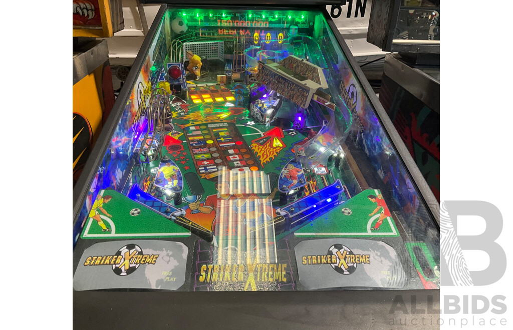 STRIKER XTREME (Stern Pinball Inc.) Pinball Machine
