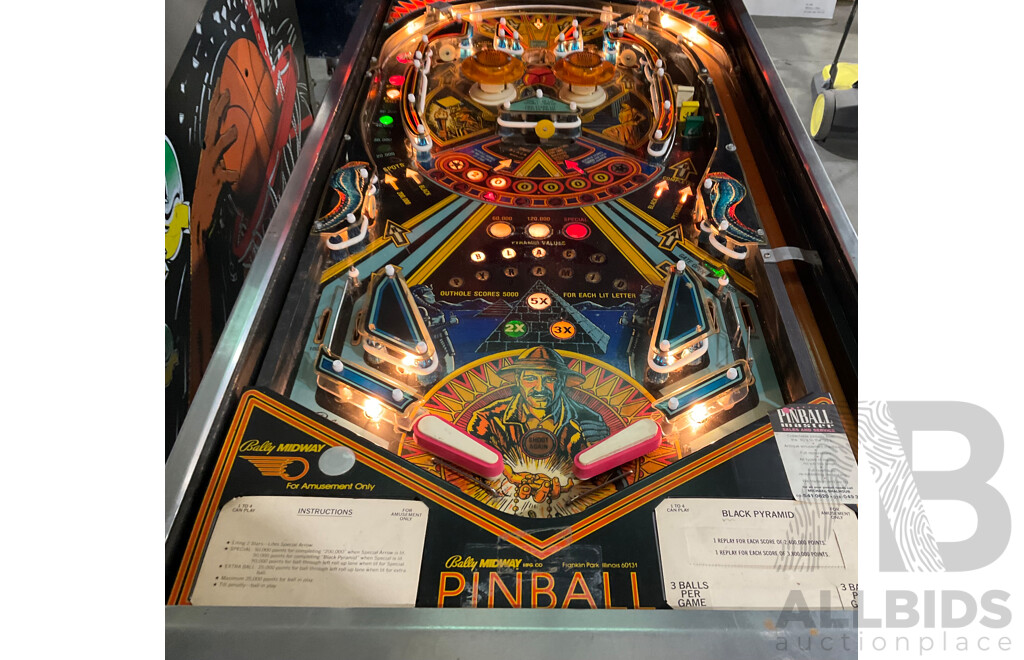 Bally midway black discount pyramid pinball machine