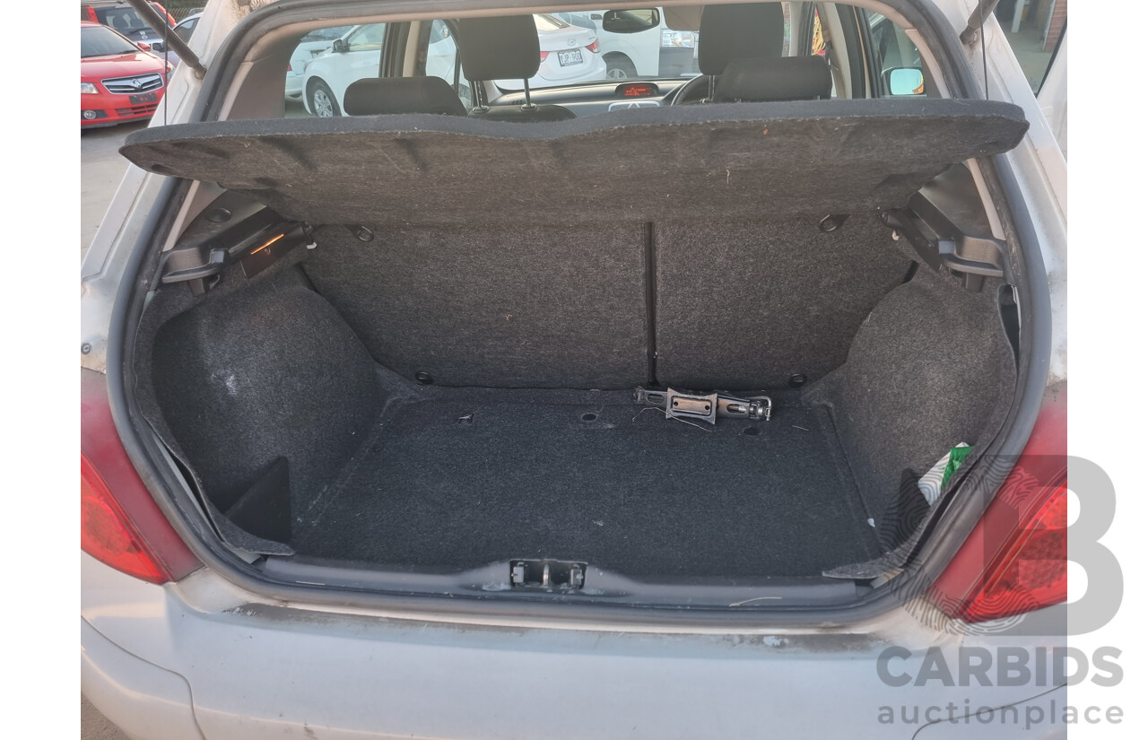 3/2007 Peugeot 307 XSE HDi 2.0 MY06 UPGRADE 5d Hatchback White 2.0L