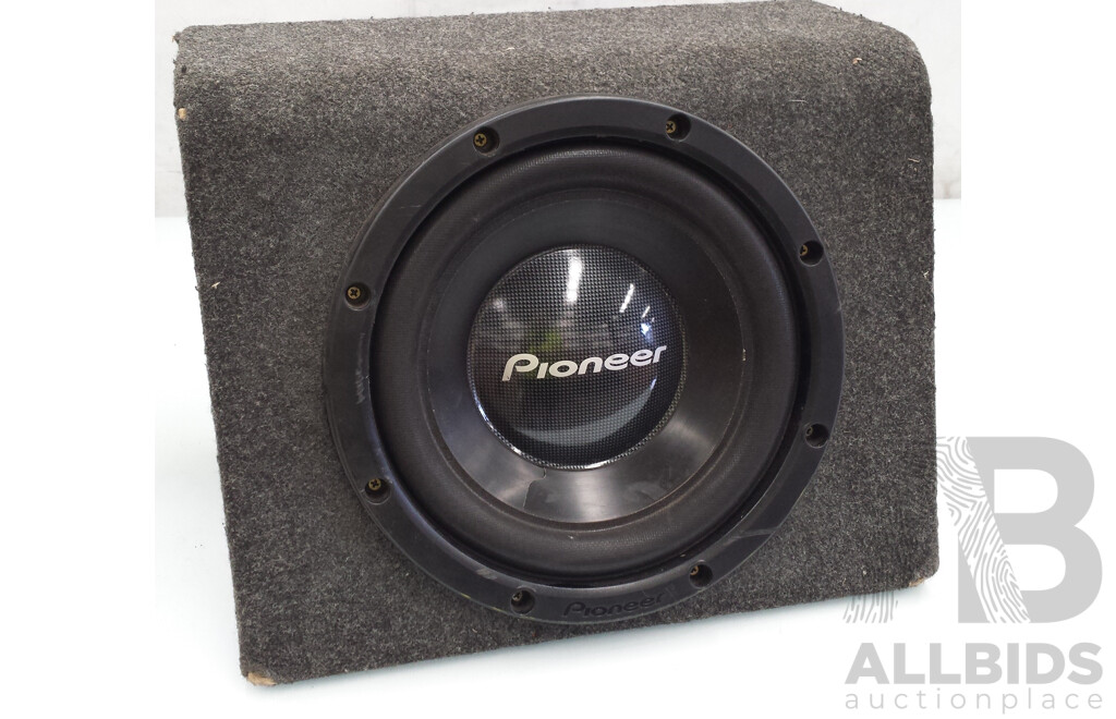 Pioneer 10 Inch Subwoofer in Speaker Box with JVC 800 Watt Power Amplifier