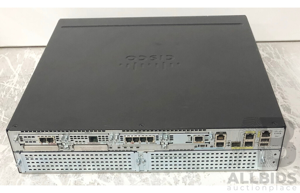 Cisco (CISCO2921/K9) 2900 Series Integrated Service Router